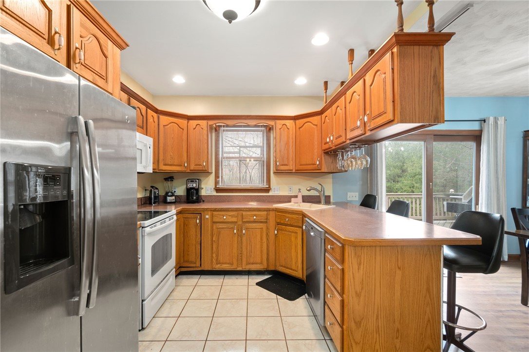 1497 Plainfield Pike Scituate, RI 02815 - Photo 10 of 44