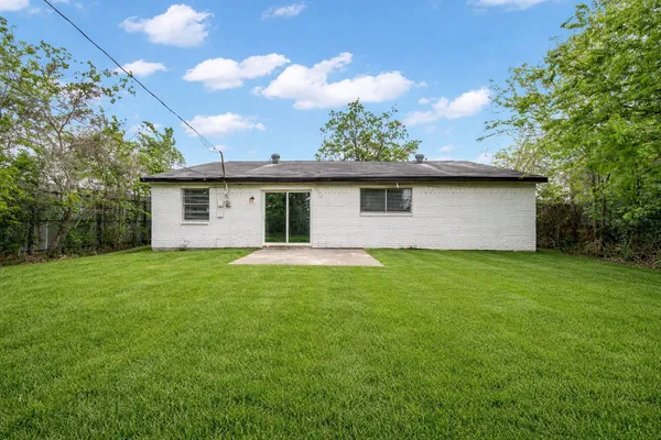 $1,975 | 10902 Jutland Road, Houston, TX 77048