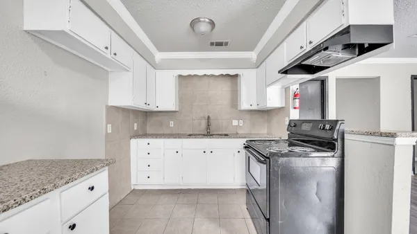 $1,975 | 10902 Jutland Road, Houston, TX 77048