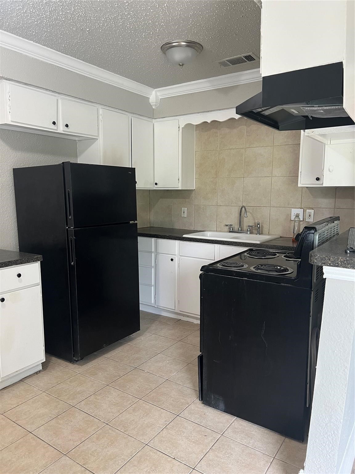 10902 Jutland Road Houston, TX 77048 - Photo 3 of 18