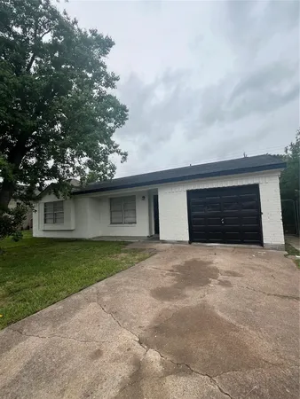 $1,975 | 10902 Jutland Road, Houston, TX 77048