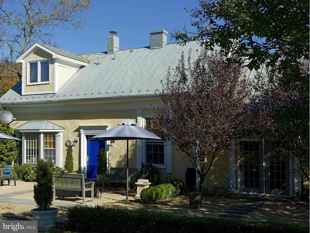 1176 Delaplane Grade Road Upperville, VA 20184 - Photo 21 of 30 View of great entertaining spaces outside