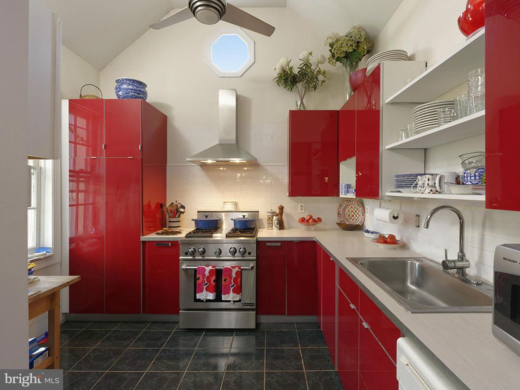 1176 Delaplane Grade Road Upperville, VA 20184 - Photo 10 of 30 Gourmet Kitchen opens to the Dining Room