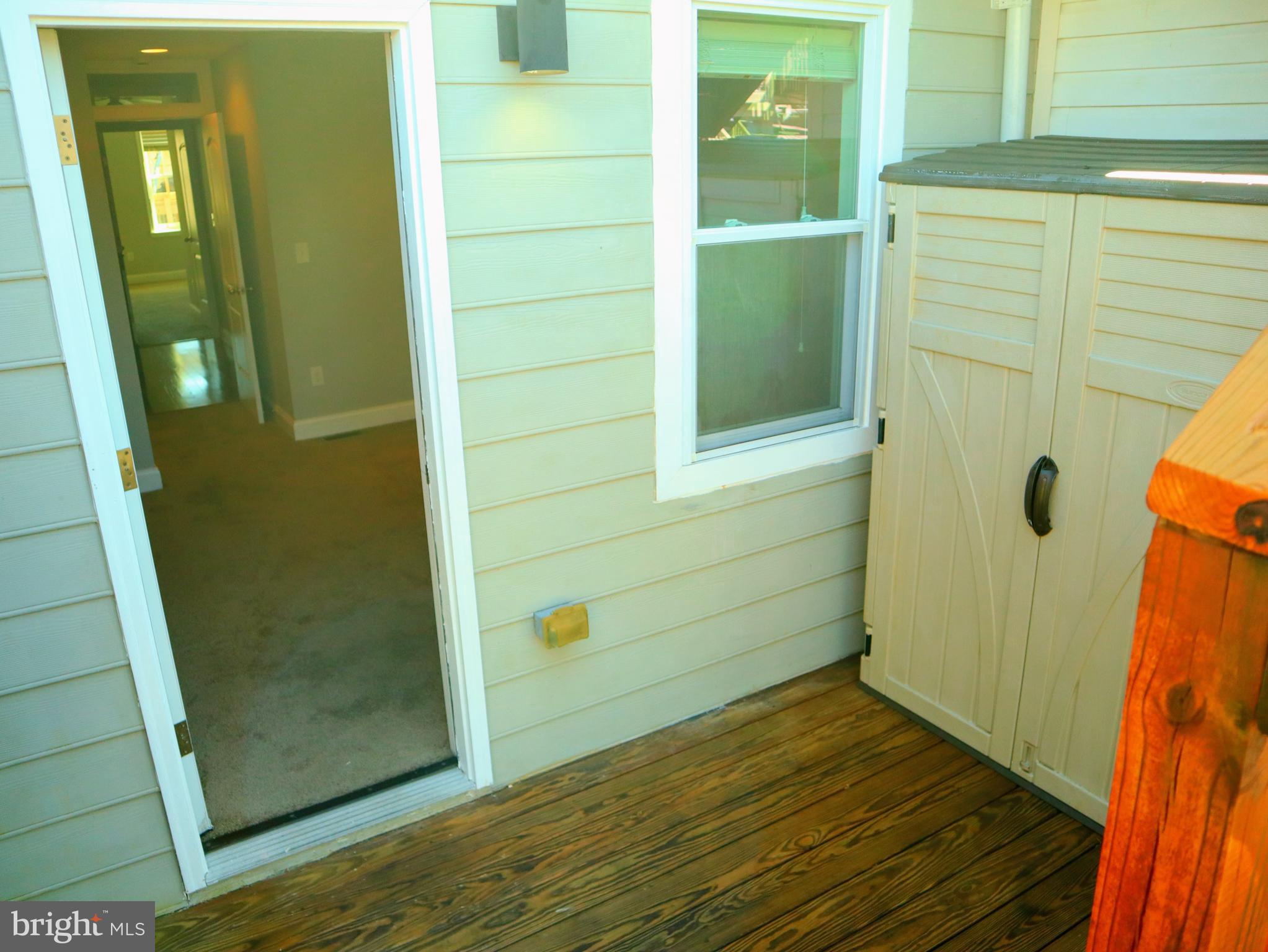 926 South Curley Street Baltimore, MD 21224 - Photo 20 of 25 a view of front door and porch