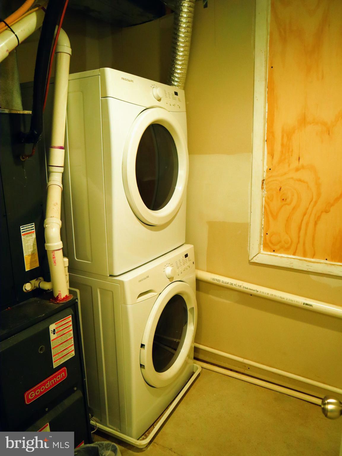 926 South Curley Street Baltimore, MD 21224 - Photo 25 of 25 a utility room with dryer and washer