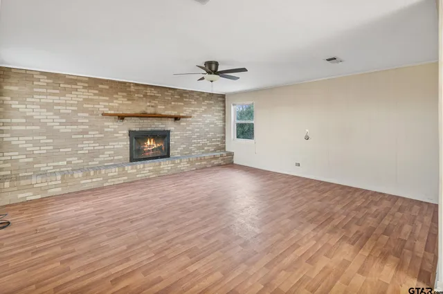 $1,641,600 | 779 County Road 33060, Sumner, TX 75486