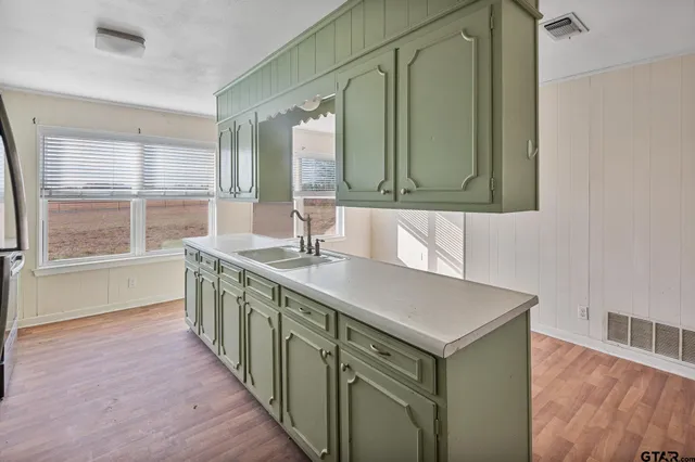 $1,641,600 | 779 County Road 33060, Sumner, TX 75486