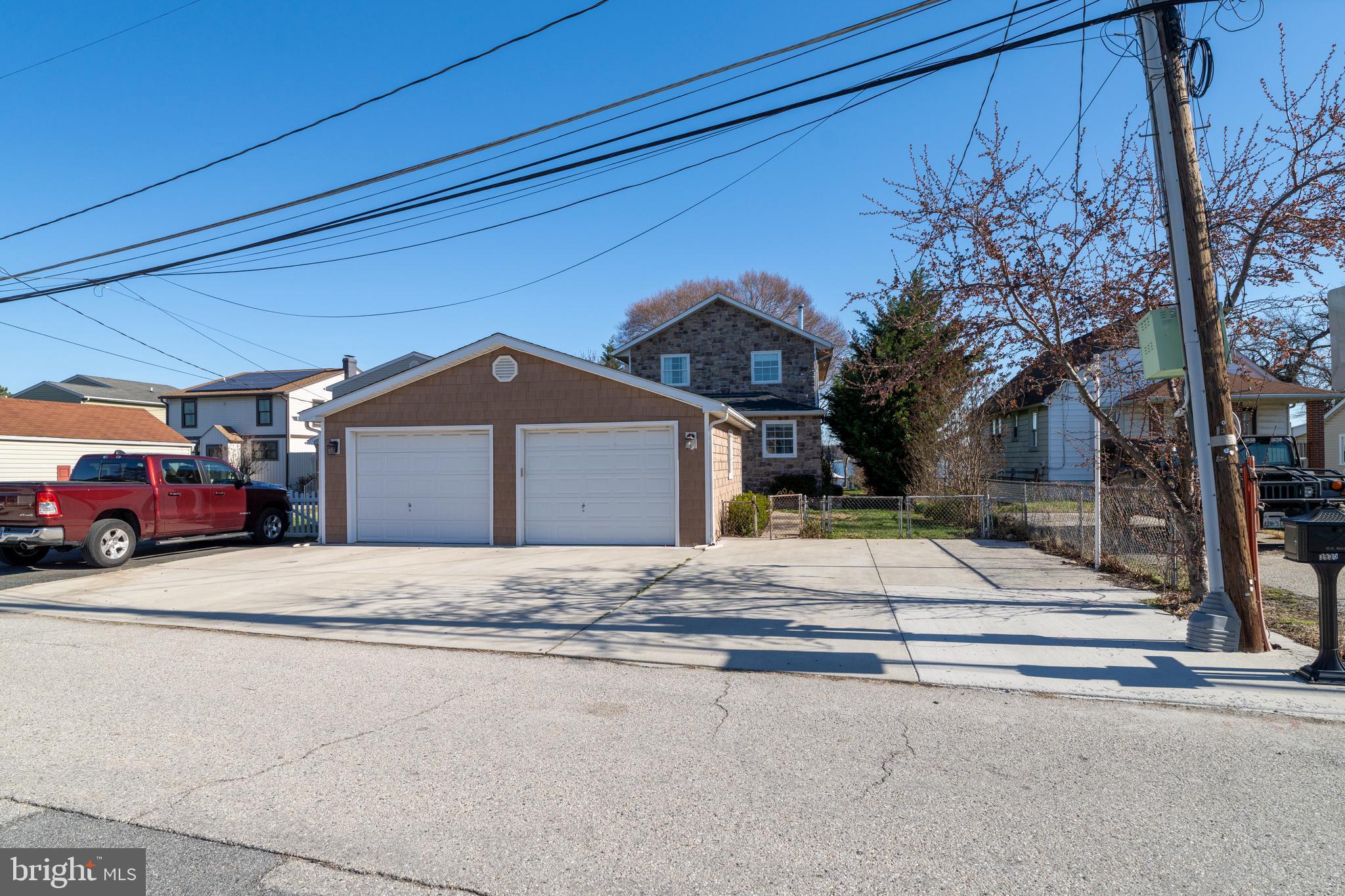 3930 Glenhurst Road Baltimore, MD 21222 - Photo 6 of 29 a house view with a outdoor space
