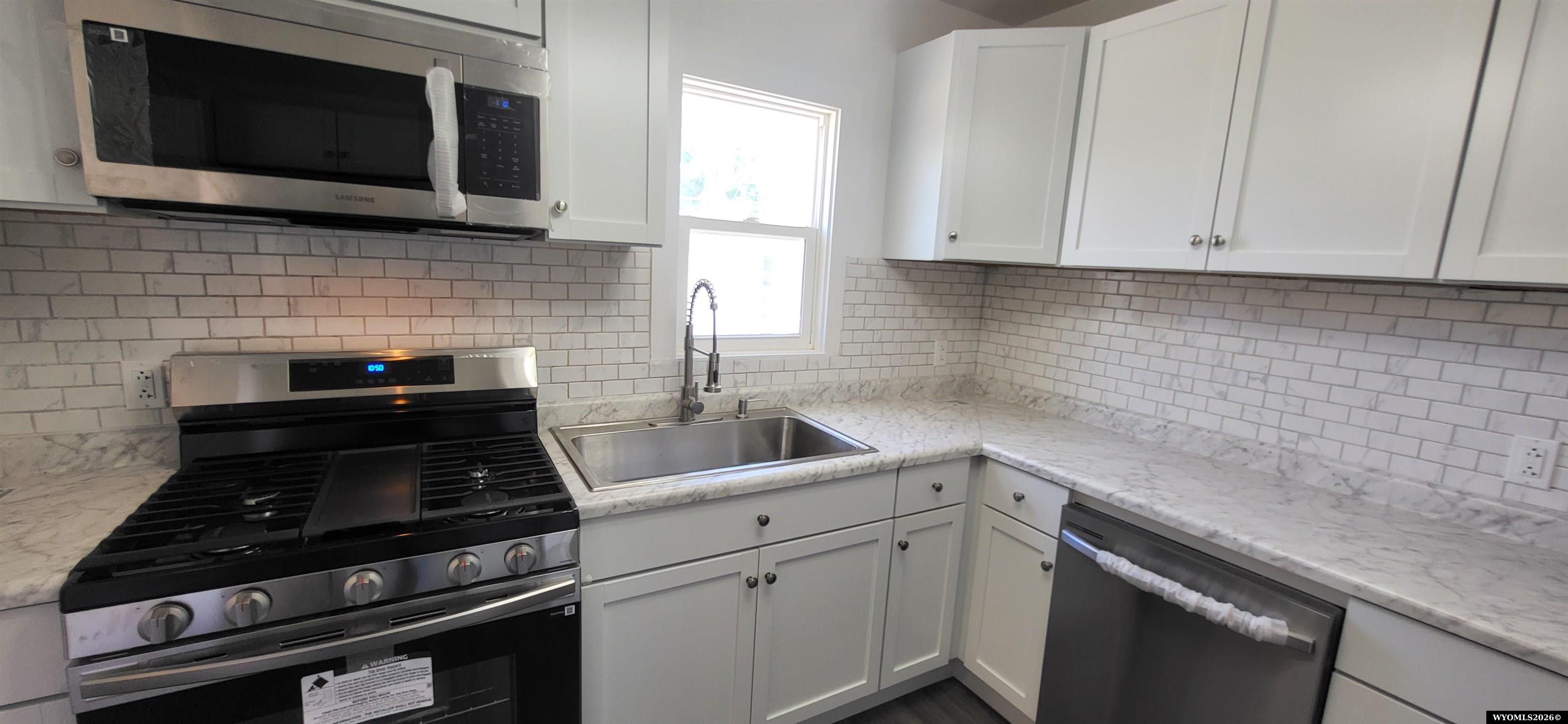 1018 7th Street Rawlins, WY 82301 - Photo 12 of 43