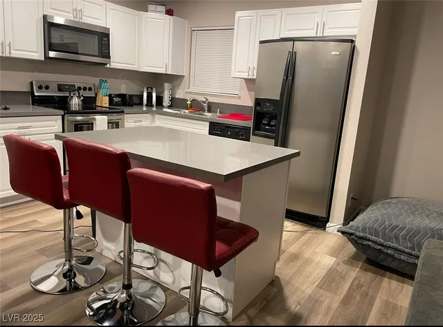 $2,300 | 6401 Evergreen Avenue, Las Vegas, NV 89107