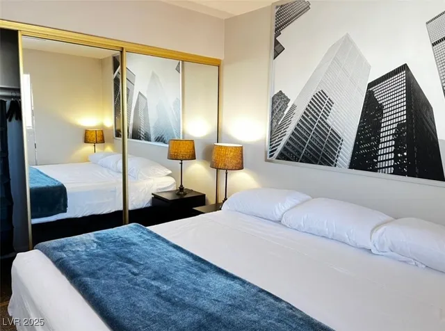 $2,300 | 6401 Evergreen Avenue, Las Vegas, NV 89107