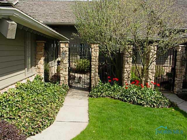 3827 River Road Toledo, OH 43614 - Photo 2 of 18 Gallery Image 2