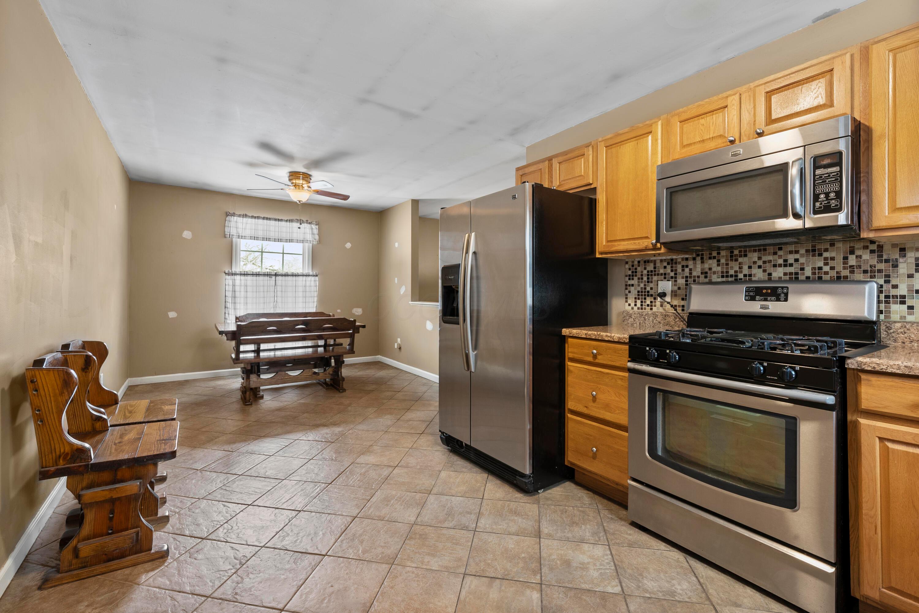 2589 Abington Road Columbus, OH 43231 - Photo 3 of 16 3-Kitchen 2