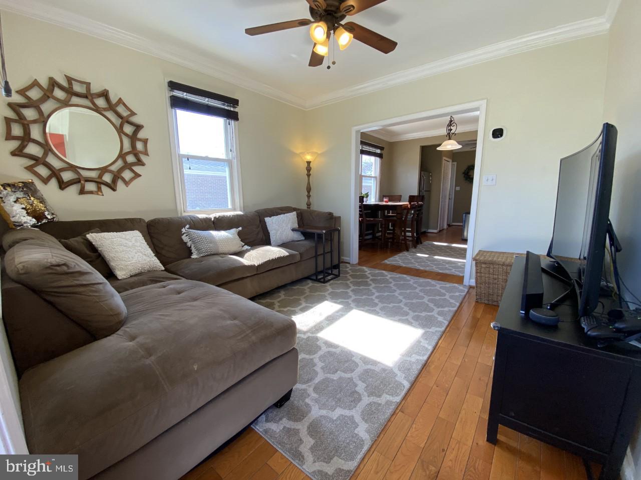 26 Cliffwood Road Baltimore, MD 21206 - Photo 3 of 23 Living Room