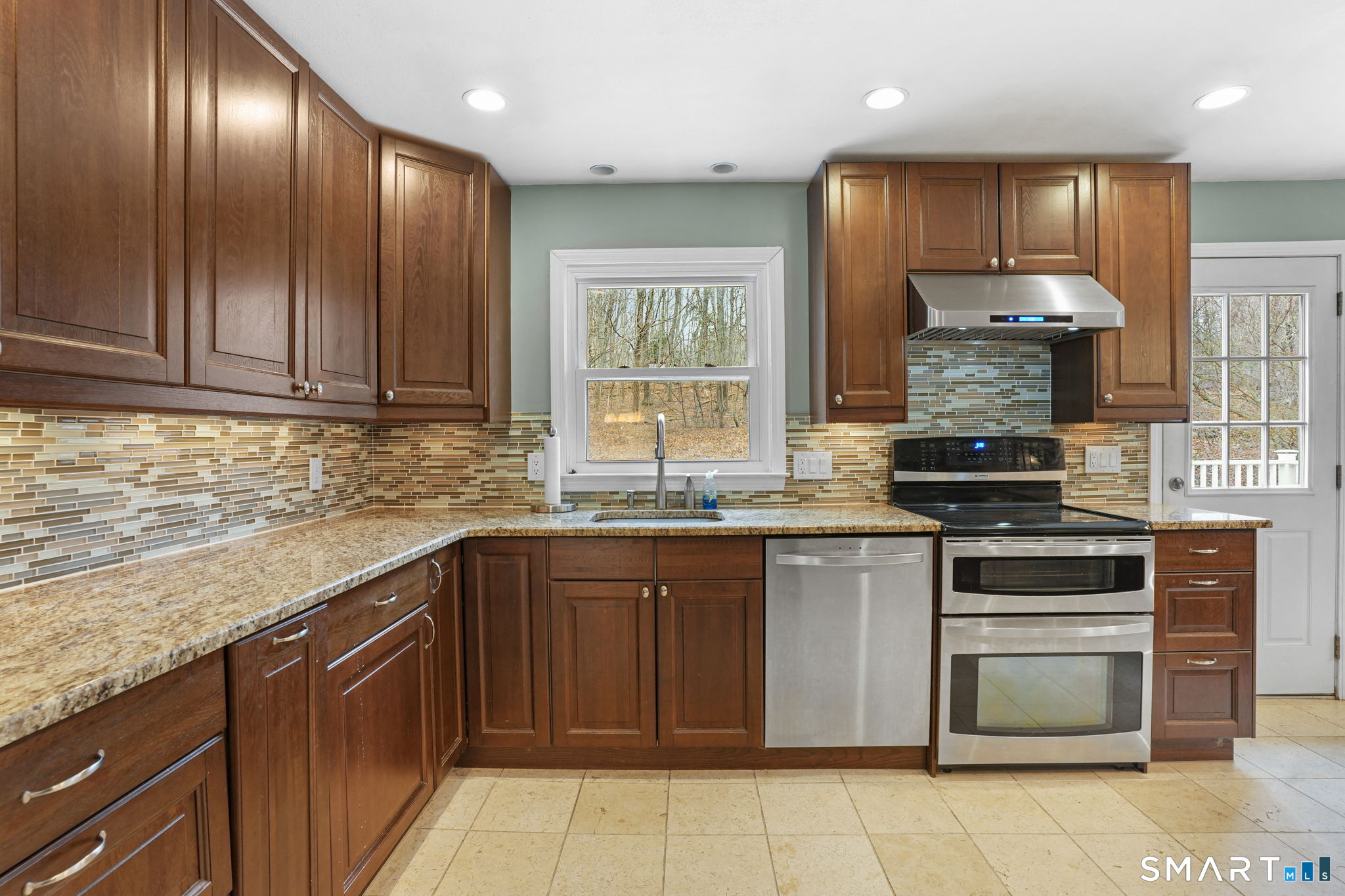 312 Turkey Roost Road Monroe, CT 06468 - Photo 14 of 39