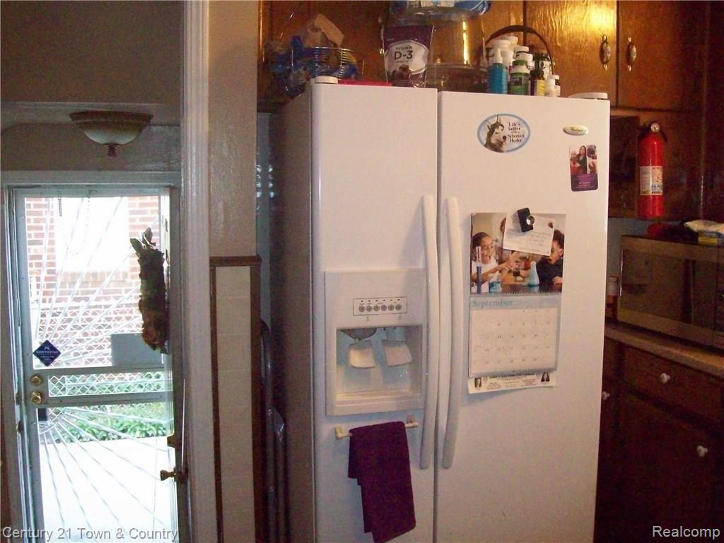 17327 Huntington Road Detroit, MI 48219 - Photo 16 of 23 100_0523.JPG