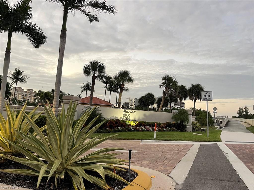 13105 Vanderbilt Drive, Unit 802 Naples, FL 34110 - Photo 27 of 32