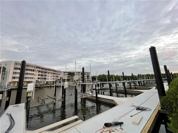 $5,400 | 13105 Vanderbilt Drive, Unit 802, Naples, FL 34110