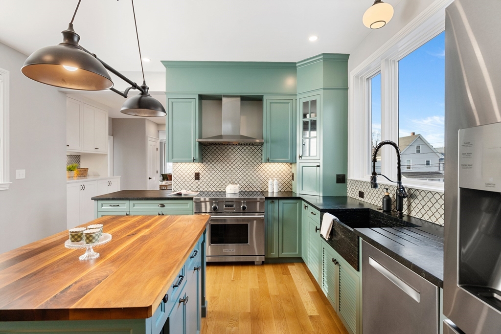 45 Teel Street Arlington, MA 02474 - Photo 9 of 42