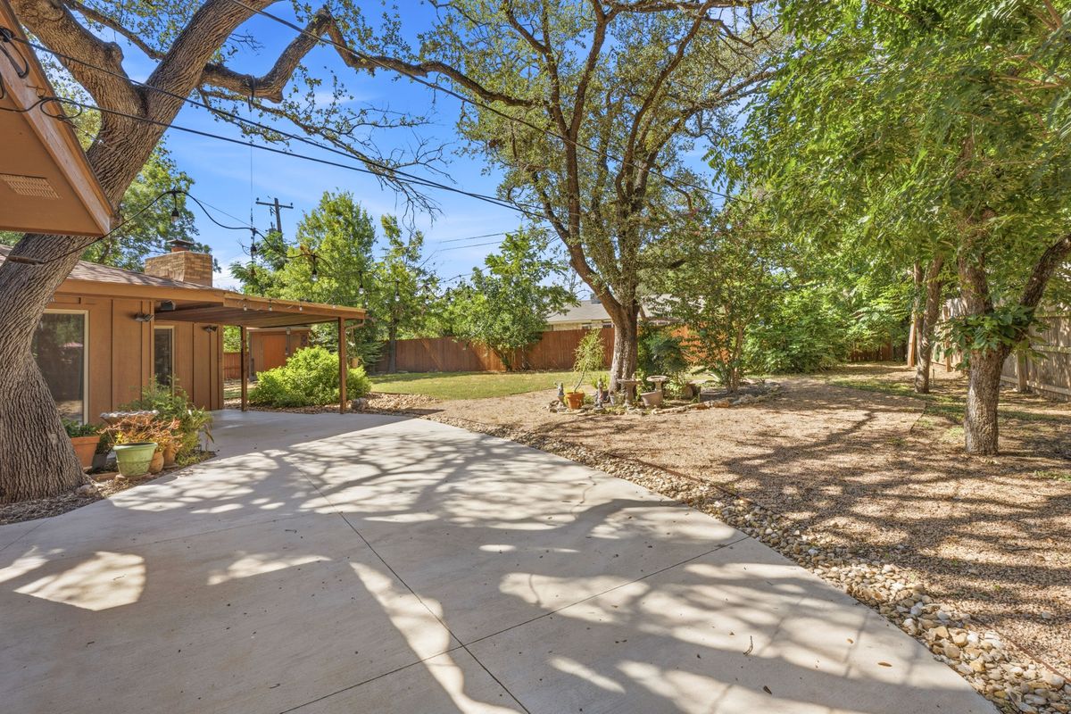 2002 Terry Lane Georgetown, TX 78628 - Photo 28 of 34 Large patio