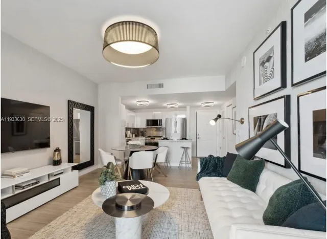 $2,290 | 1776 Polk Street, Unit 1605, Hollywood, FL 33020