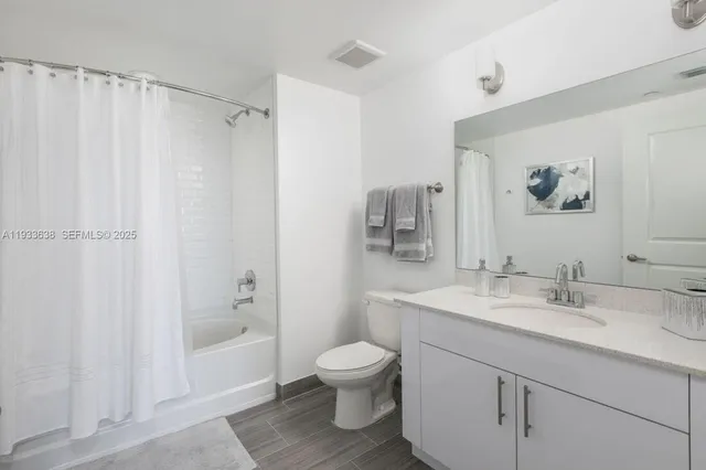 $2,290 | 1776 Polk Street, Unit 1605, Hollywood, FL 33020