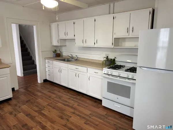 $1,800 | 57-59 Woodbridge Avenue, East Hartford, CT 06108