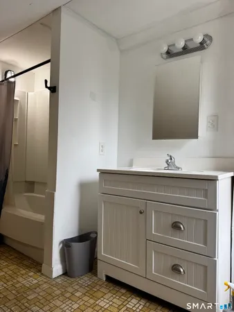 $1,800 | 57-59 Woodbridge Avenue, East Hartford, CT 06108