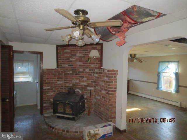 541 Poplar Drive Riva, MD 21140 - Photo 8 of 20 Living Room