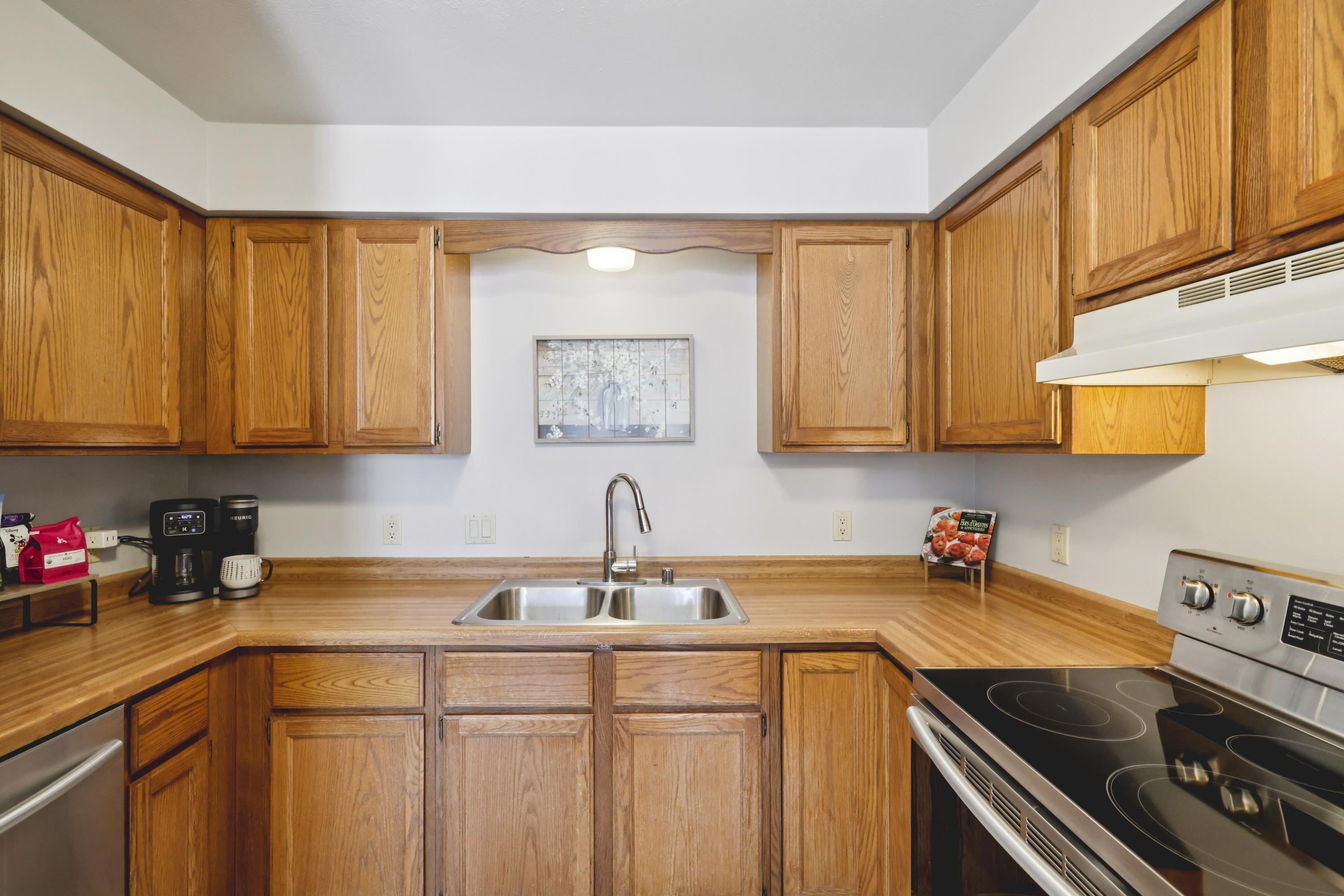 839 Kimseth Circle Deerfield, WI 53531 - Photo 11 of 41