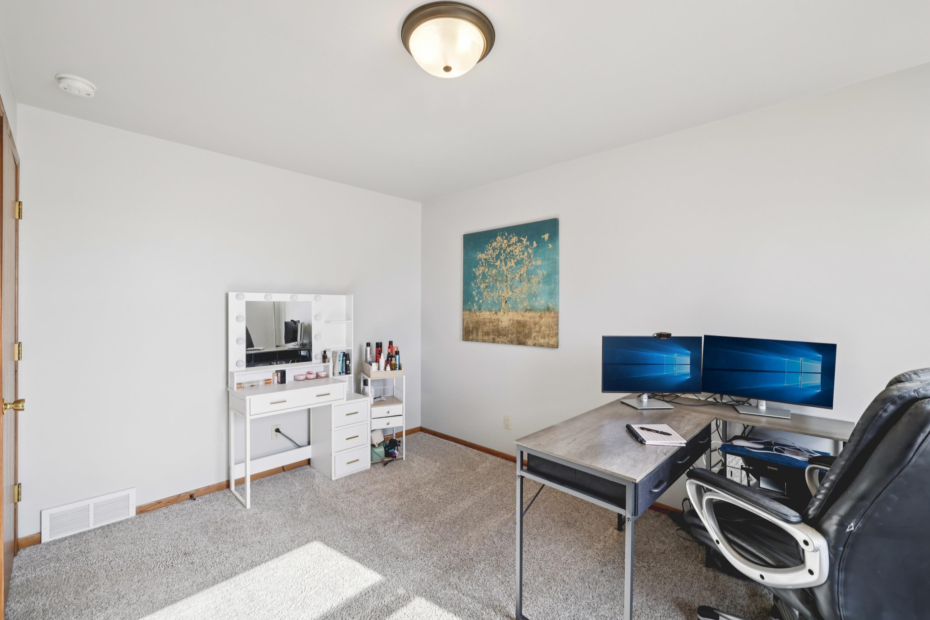 839 Kimseth Circle Deerfield, WI 53531 - Photo 13 of 41