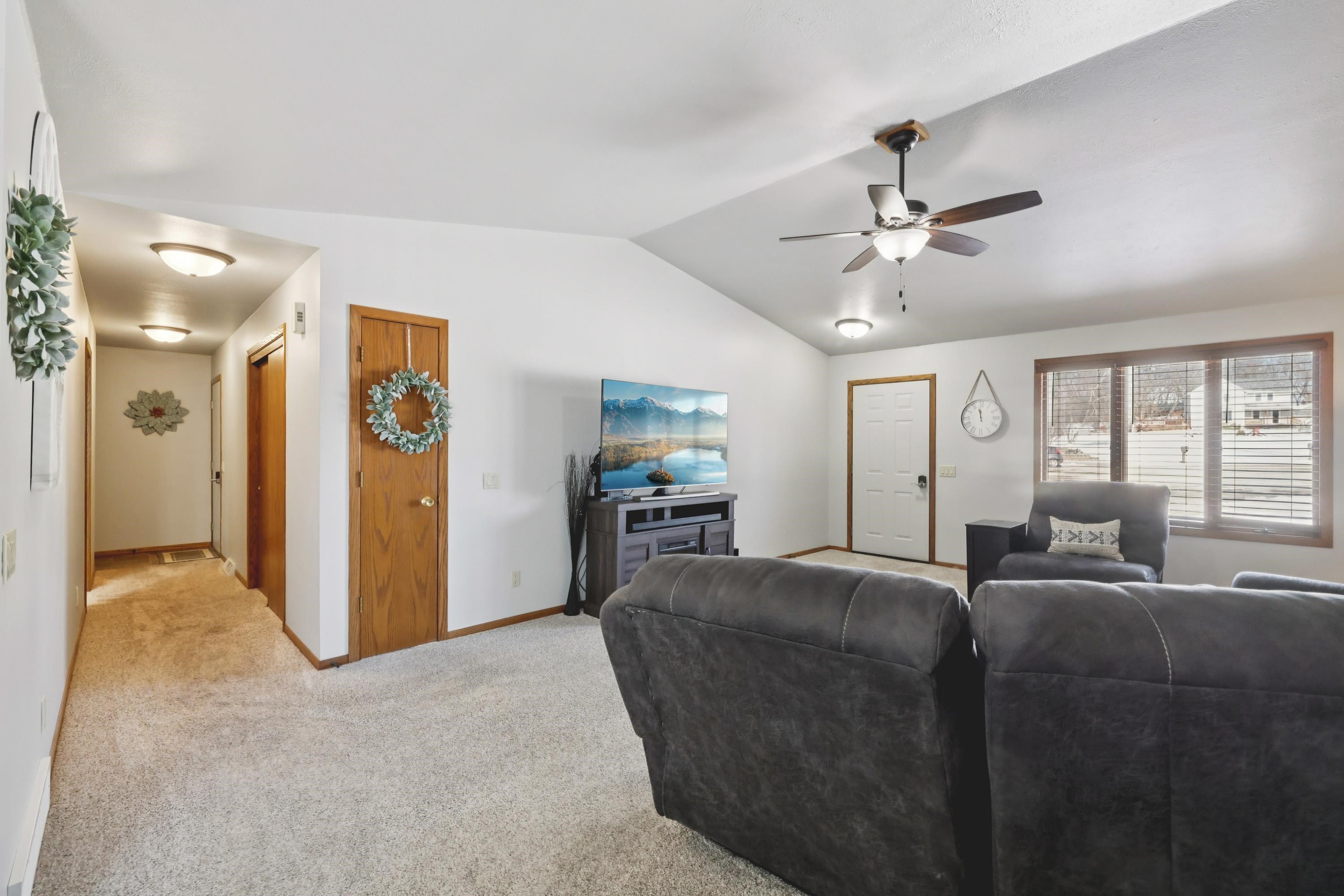 839 Kimseth Circle Deerfield, WI 53531 - Photo 2 of 41