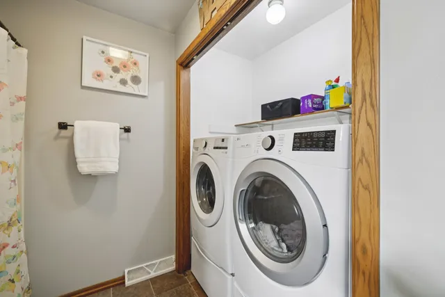 $265,000 | 839 Kimseth Circle, Deerfield, WI 53531