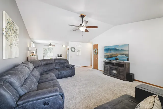 $265,000 | 839 Kimseth Circle, Deerfield, WI 53531