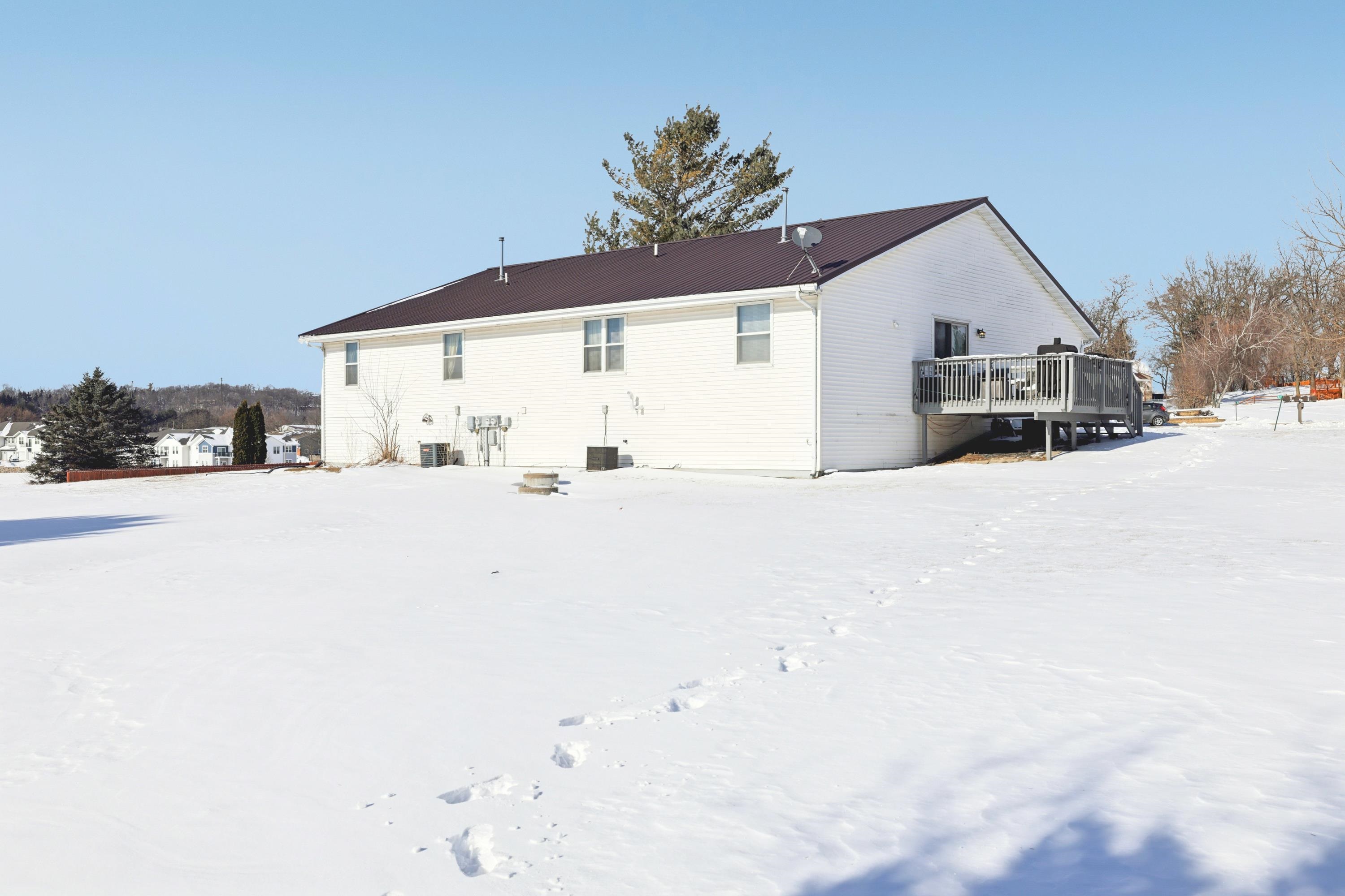 839 Kimseth Circle Deerfield, WI 53531 - Photo 33 of 41