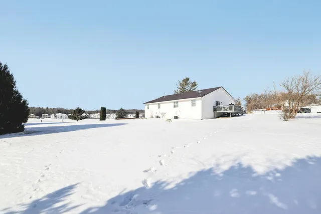 $265,000 | 839 Kimseth Circle, Deerfield, WI 53531