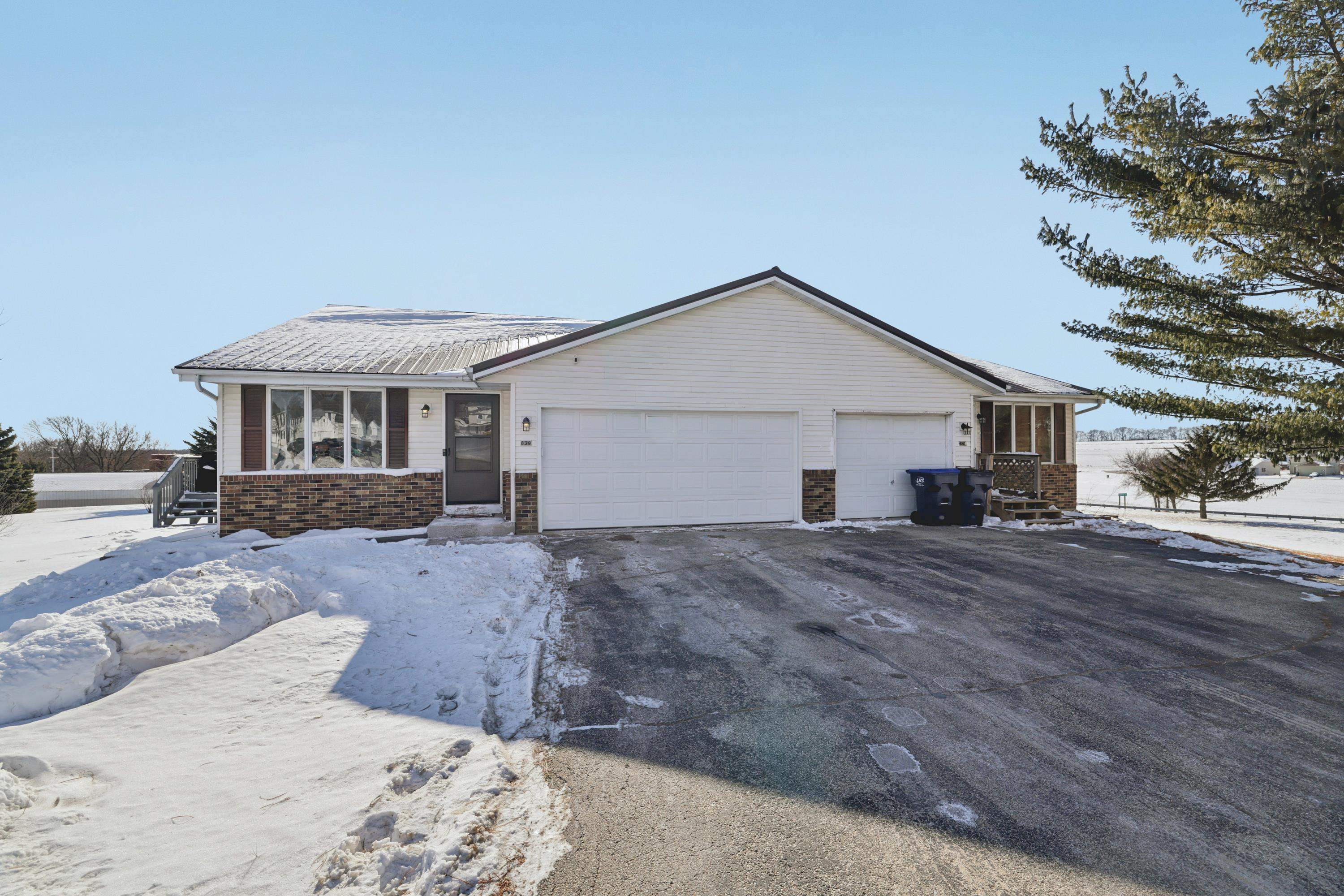 839 Kimseth Circle Deerfield, WI 53531 - Photo 37 of 41