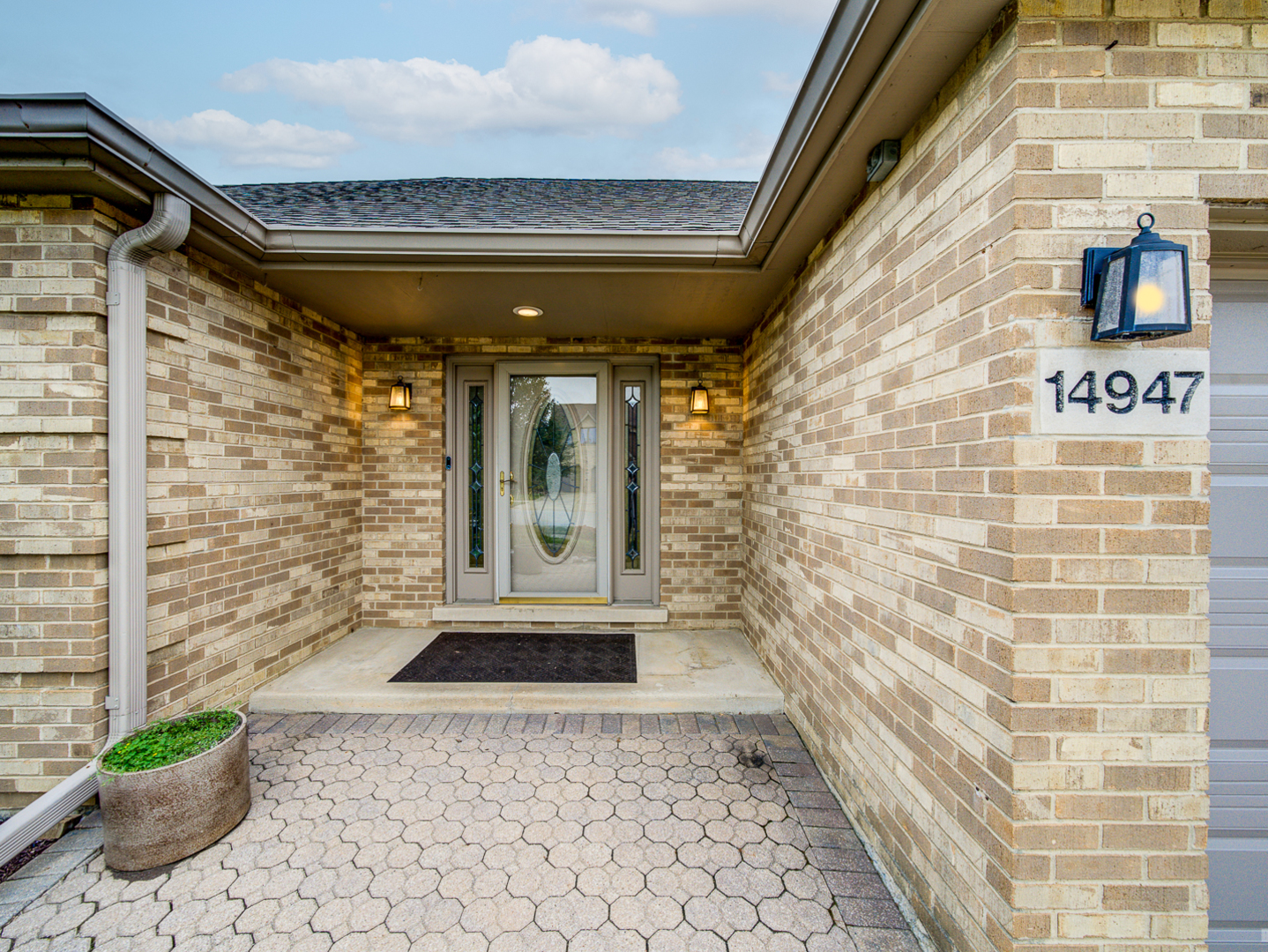 14947 Landings Lane Oak Forest, IL 60452 - Photo 8 of 35