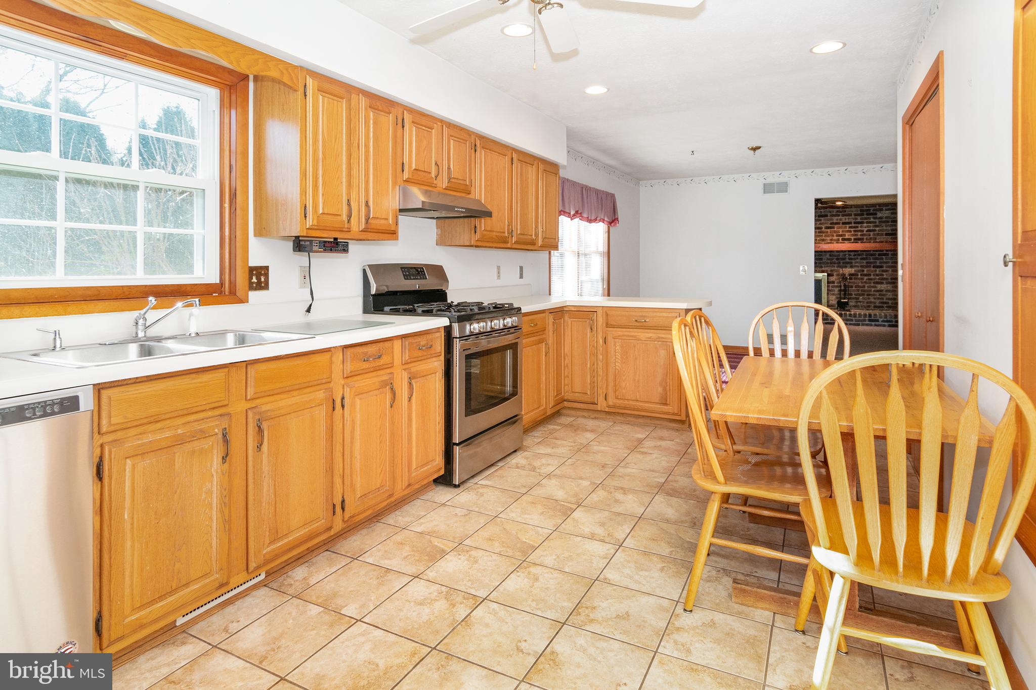 11 Strawberry Road New Freedom, PA 17349 - Photo 19 of 33 Kitchen with tile flooring