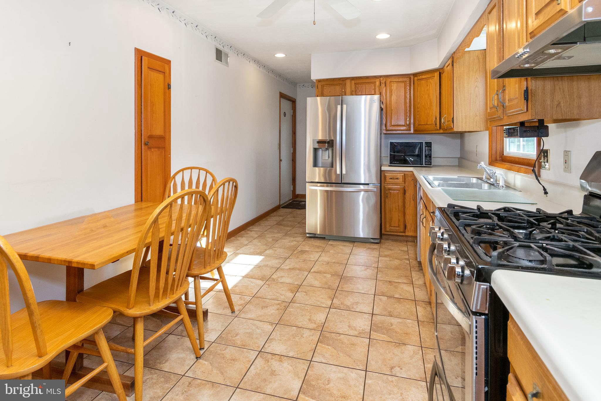 11 Strawberry Road New Freedom, PA 17349 - Photo 21 of 33 Kitchen