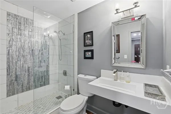 $750,000 | 250 West Broad Street, Unit 405, Athens, GA 30601