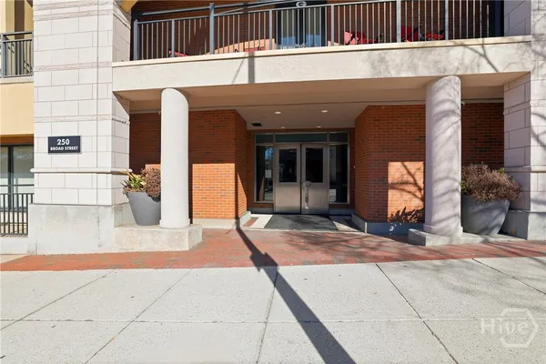 $750,000 | 250 West Broad Street, Unit 405, Athens, GA 30601
