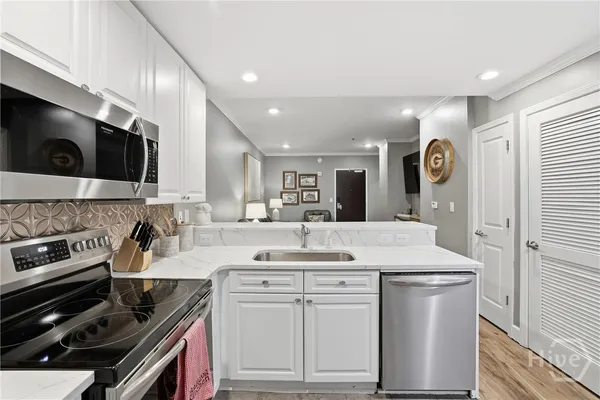 $750,000 | 250 West Broad Street, Unit 405, Athens, GA 30601