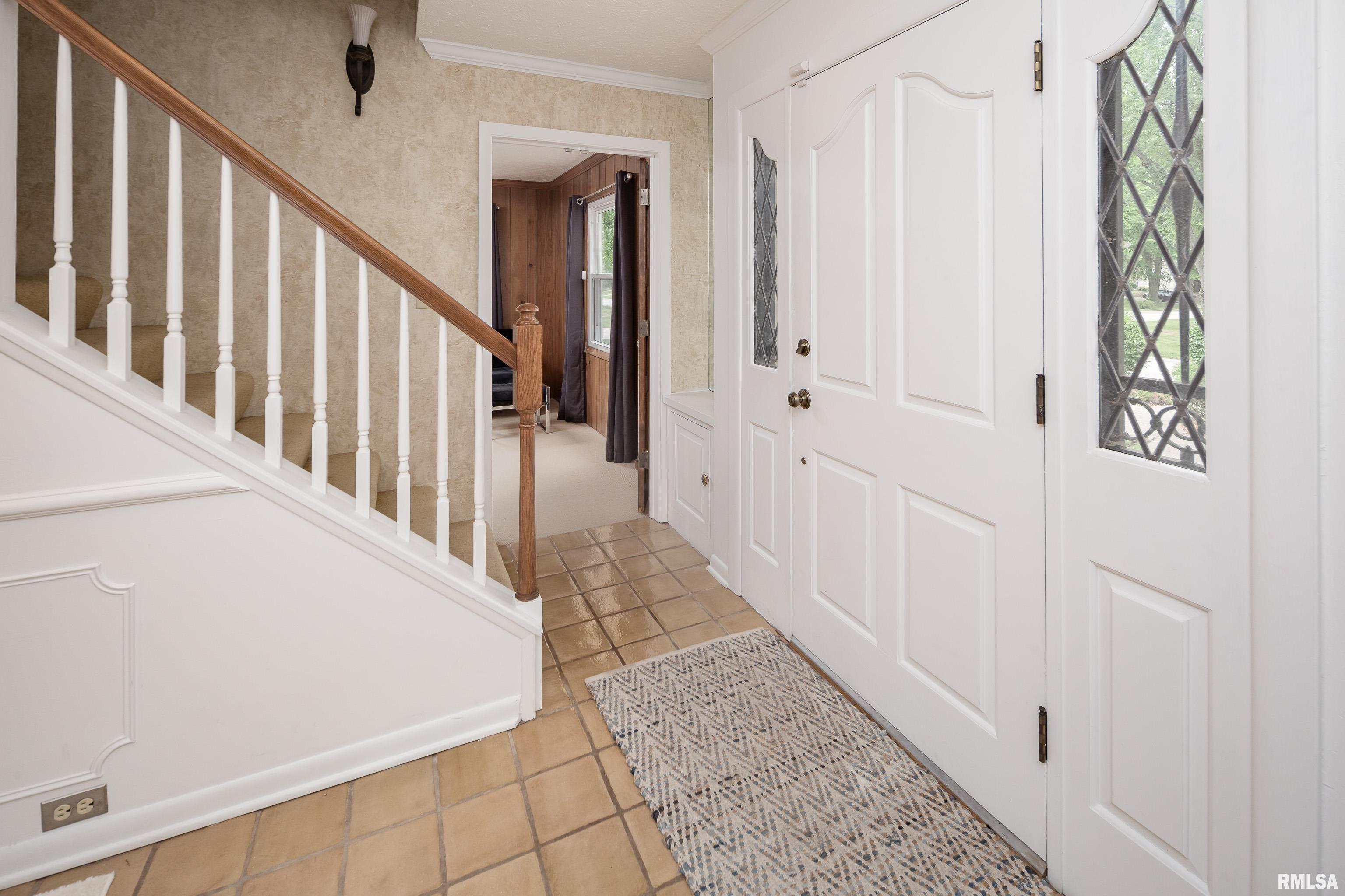 2030 Winding Hill Road Davenport, IA 52807 - Photo 15 of 41