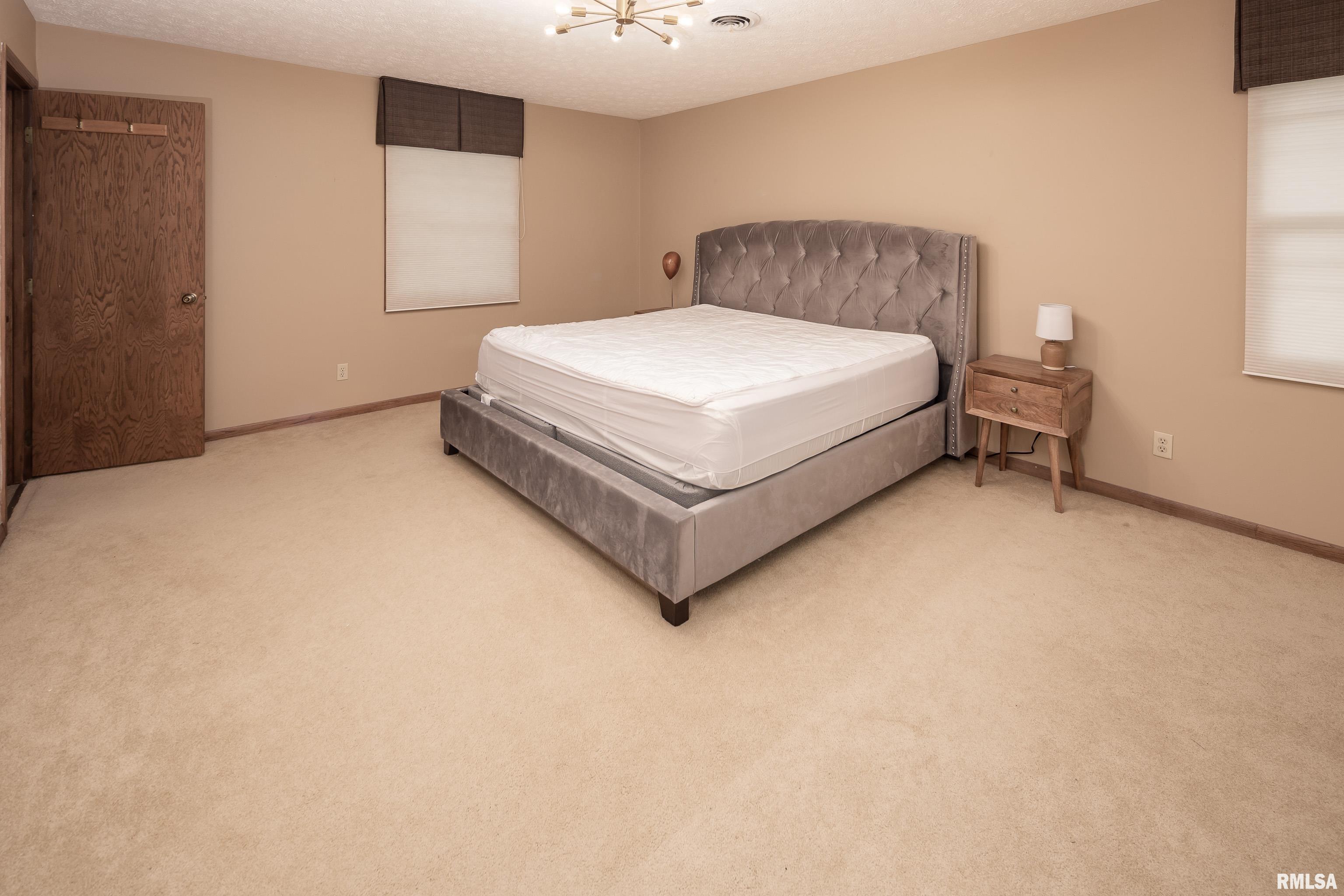 2030 Winding Hill Road Davenport, IA 52807 - Photo 17 of 41