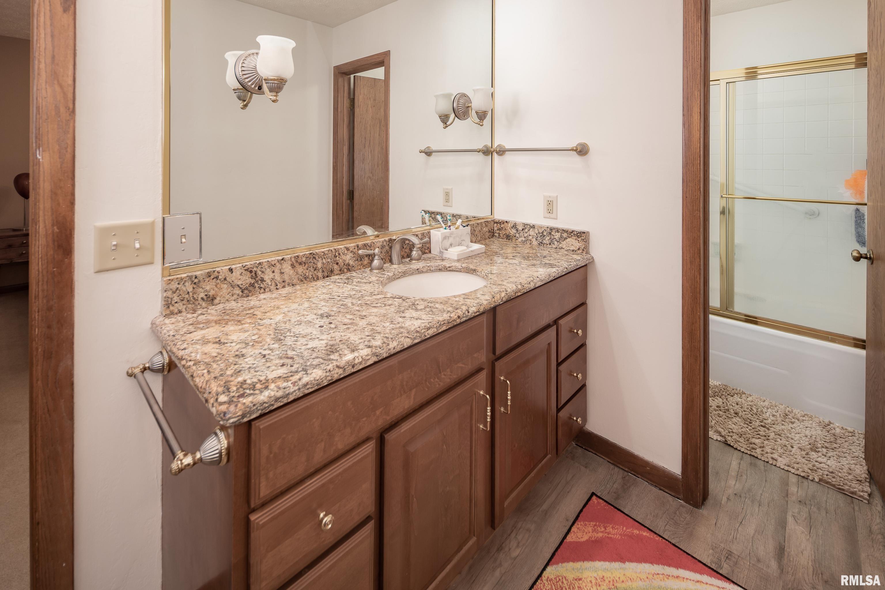 2030 Winding Hill Road Davenport, IA 52807 - Photo 20 of 41