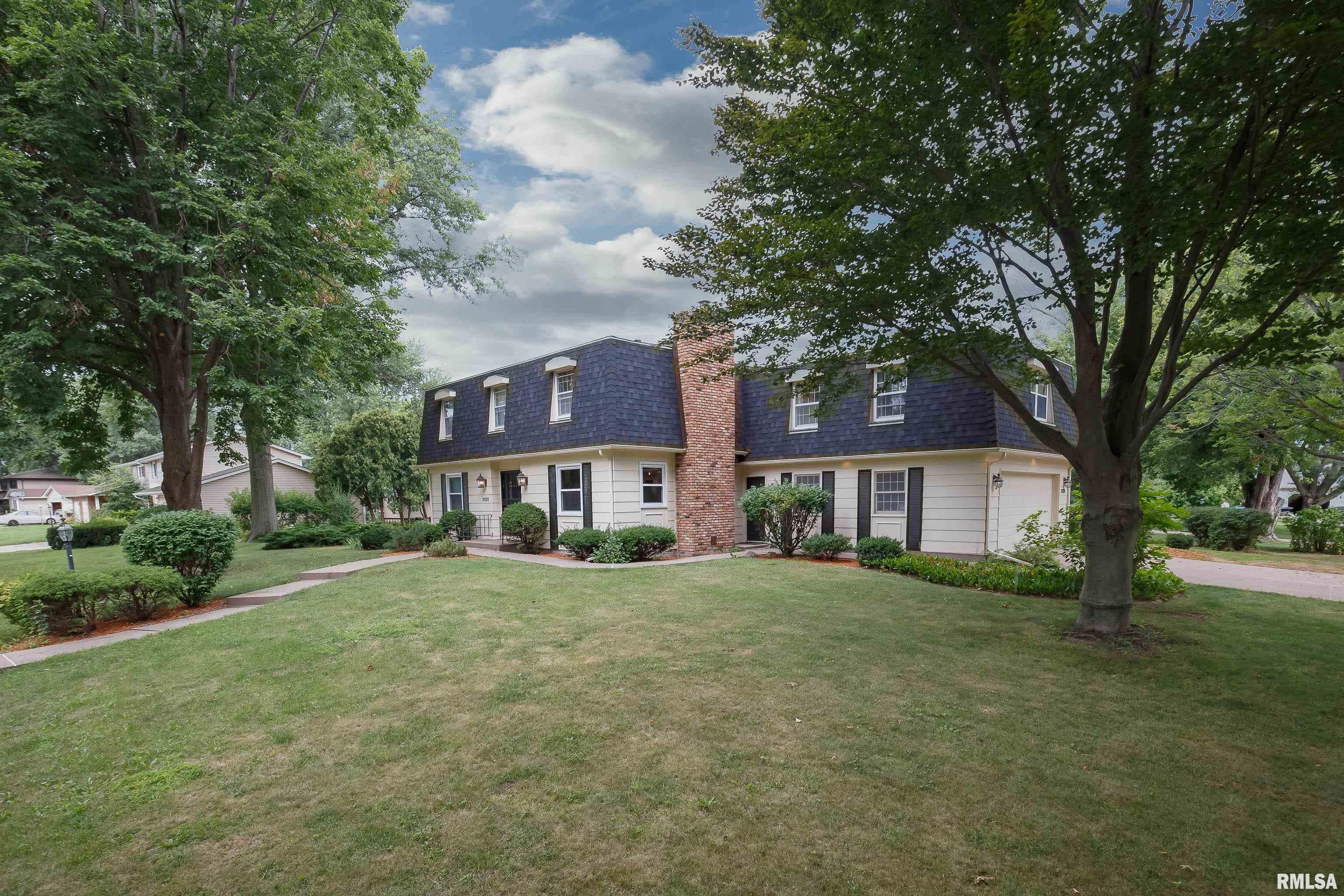 2030 Winding Hill Road Davenport, IA 52807 - Photo 2 of 41