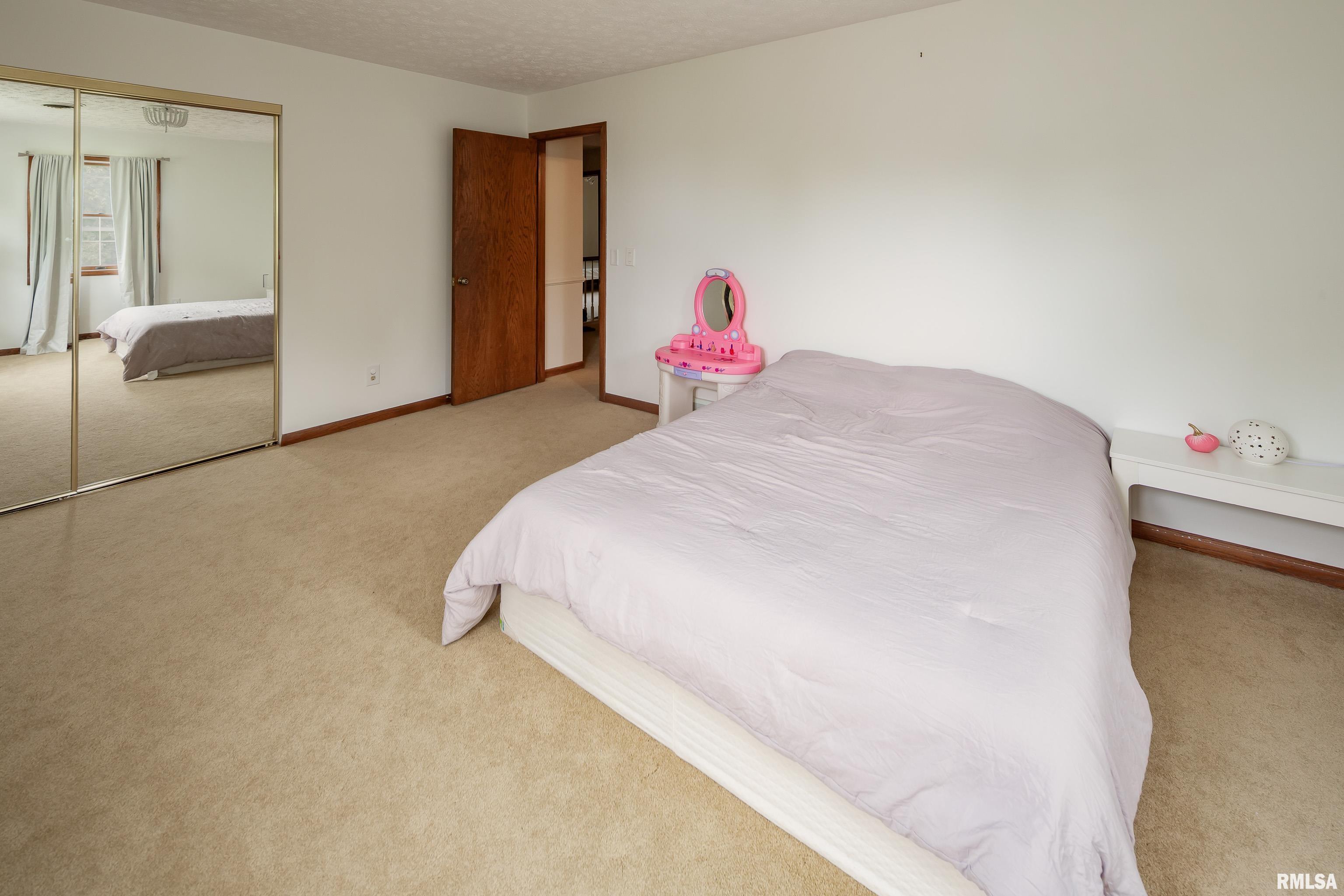 2030 Winding Hill Road Davenport, IA 52807 - Photo 22 of 41