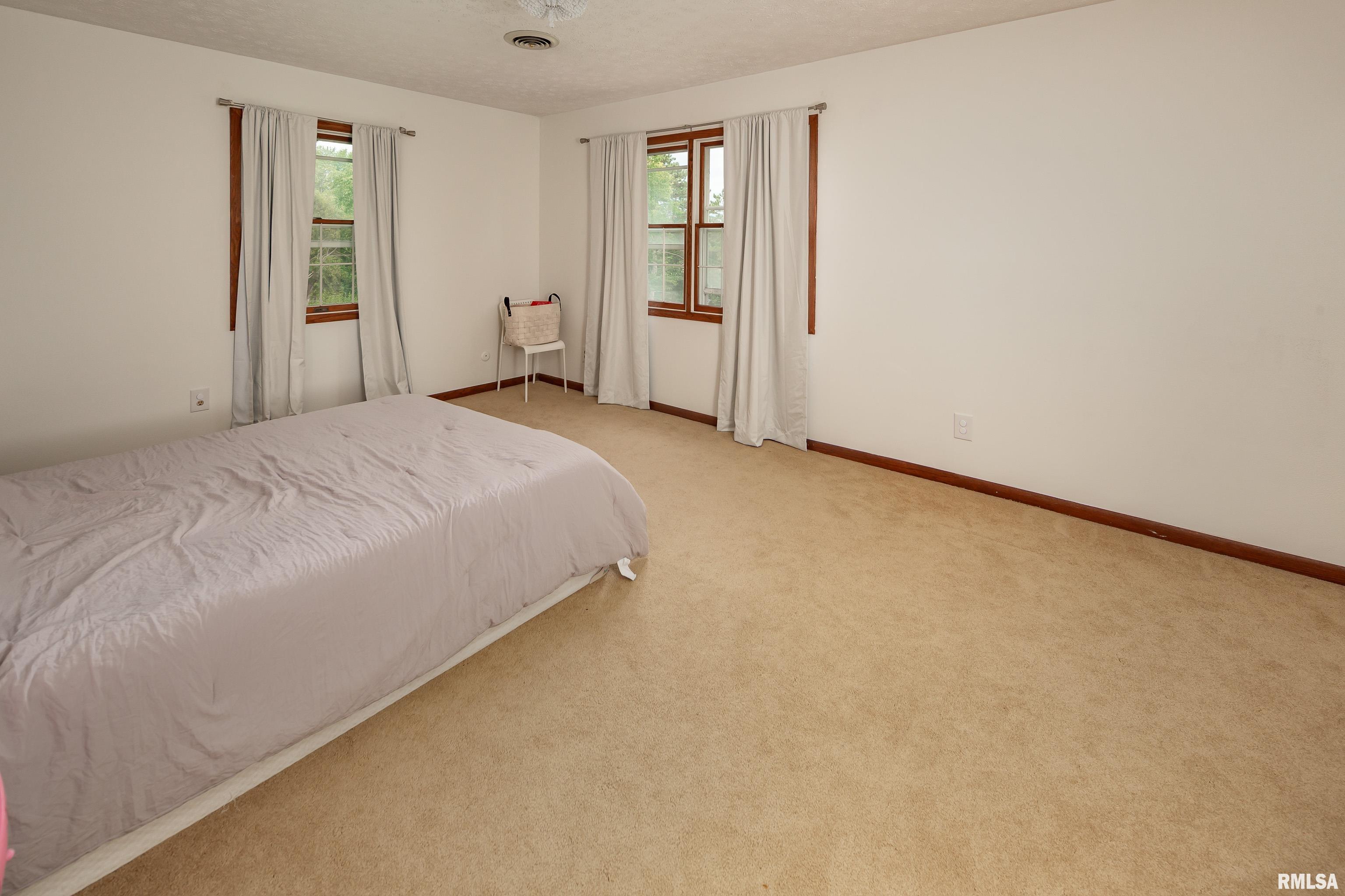 2030 Winding Hill Road Davenport, IA 52807 - Photo 23 of 41