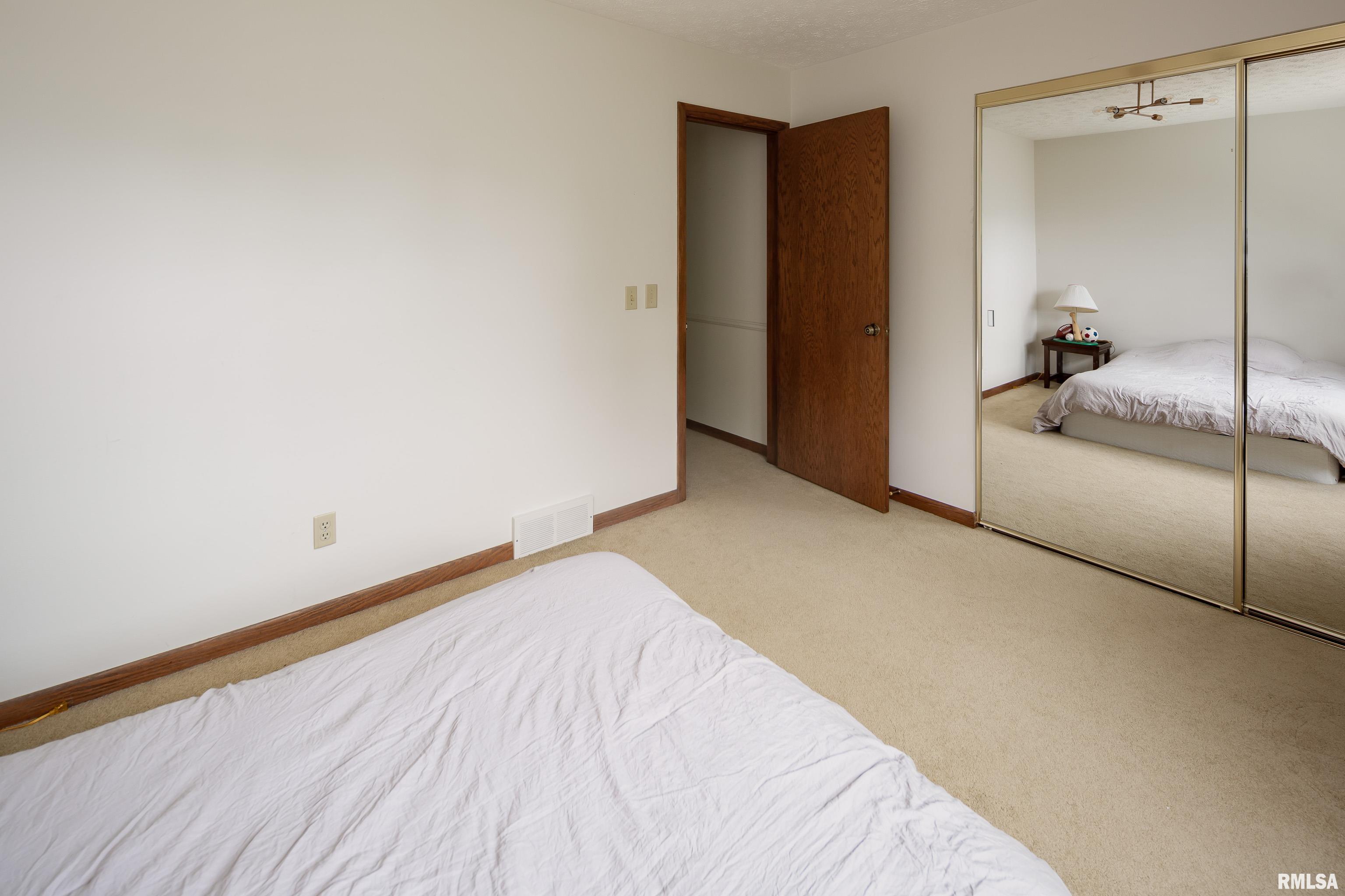 2030 Winding Hill Road Davenport, IA 52807 - Photo 25 of 41